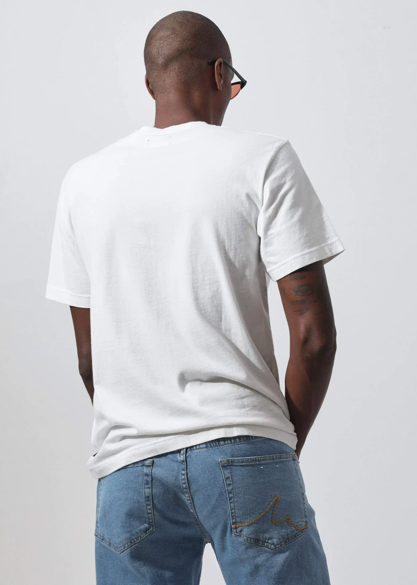 Afends Mens Threads - Retro Fit Tee - Blanc