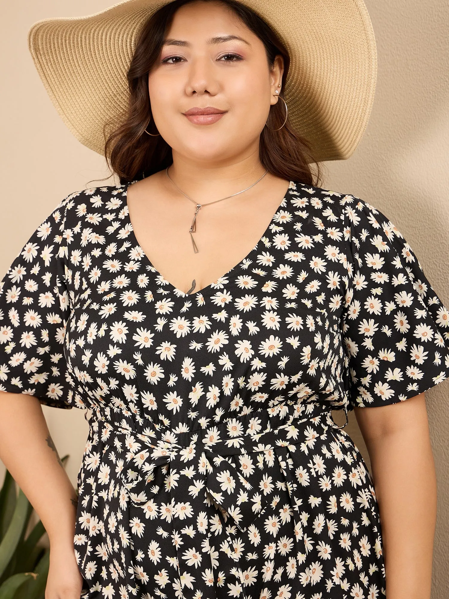 Berrylush Curve Black V-Neck Floral Print Short Sleeve Mini Jumpsuit