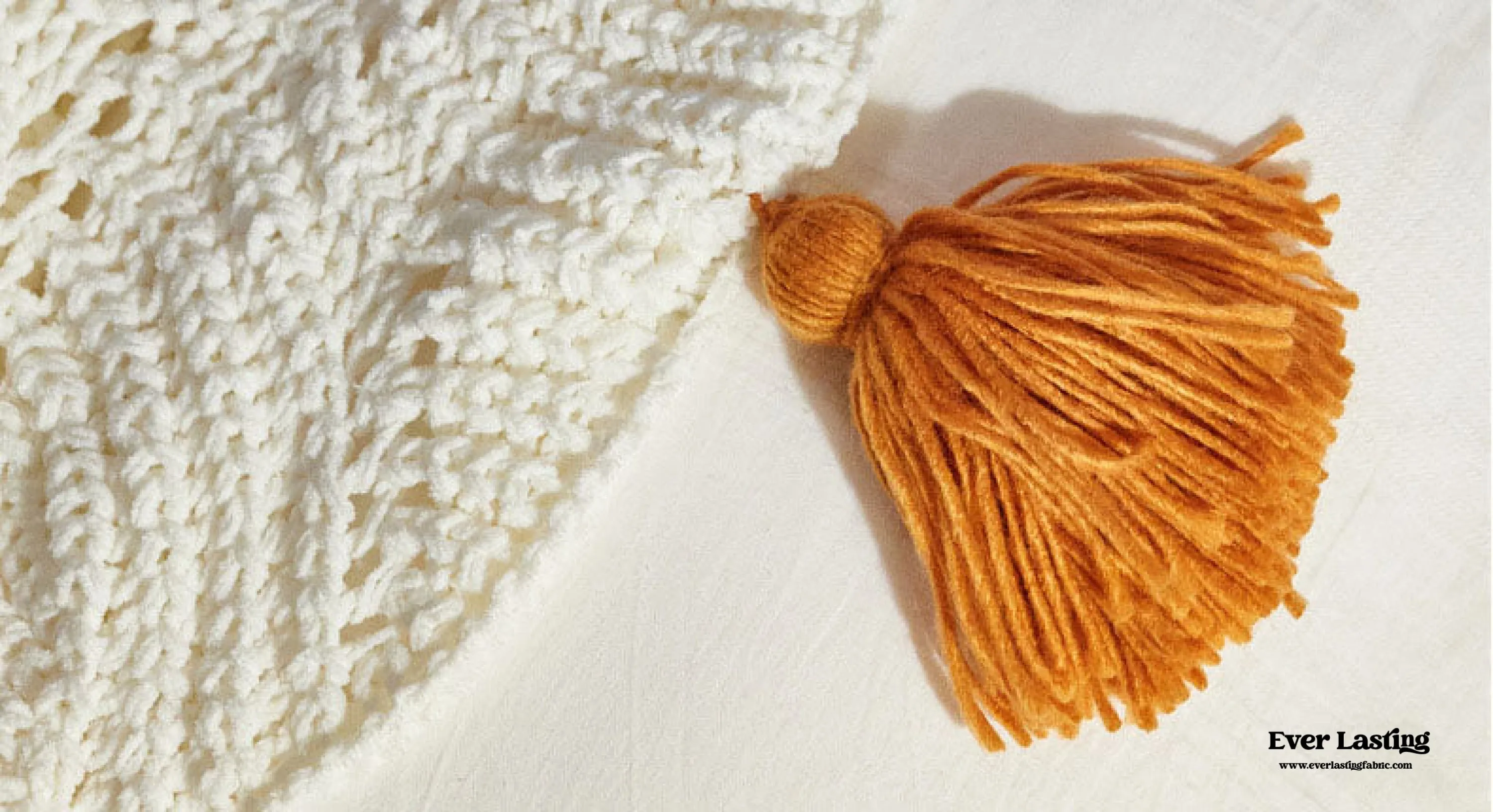 Cozy Knit Pom Pom Blanket / White   Orange