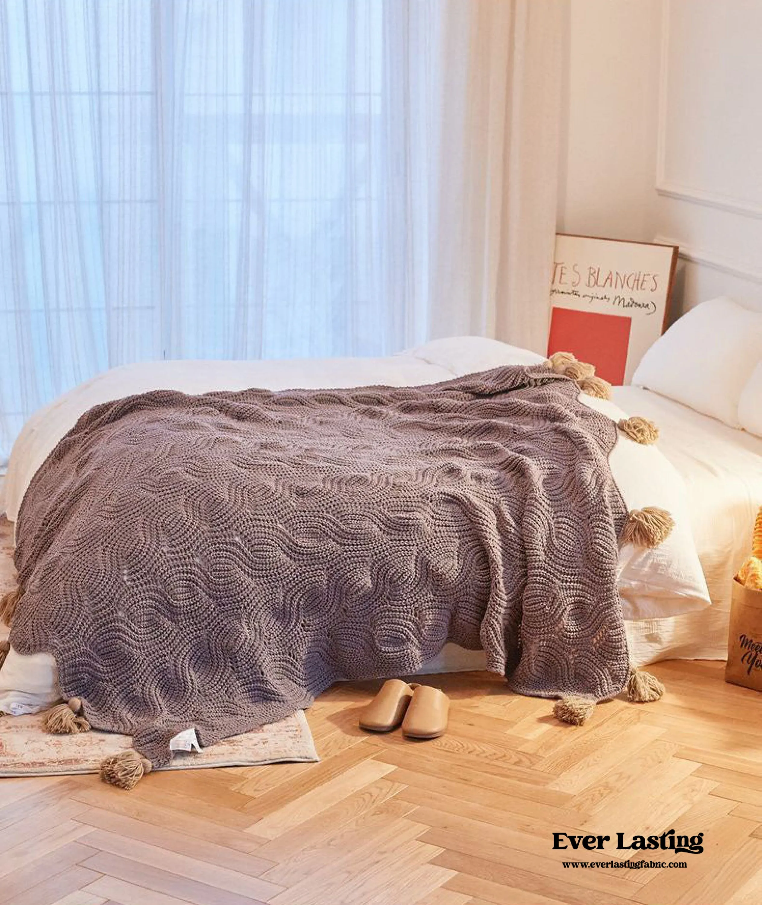 Cozy Knit Pom Pom Blanket / White   Orange