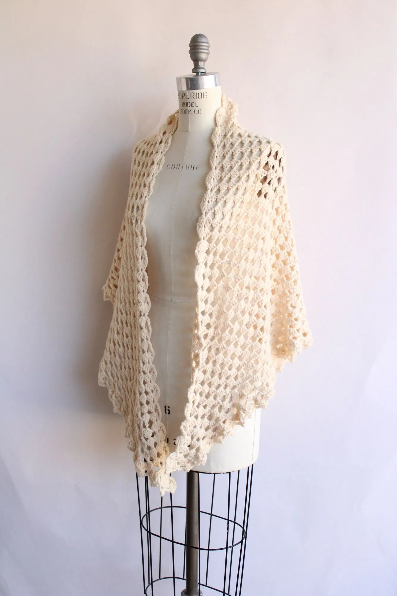 Vintage 1960s 1970s Ivory Knit Shawl